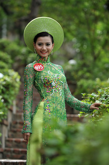 aodai11 - Bóng hồng Miss VN thướt tha áo dài