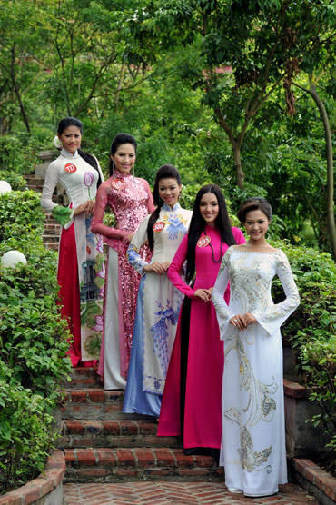 aodai2 - Bóng hồng Miss VN thướt tha áo dài