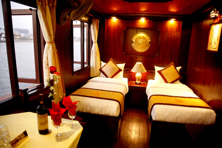 tinhalong60 - Khách sạn du thuyền trên vịnh Hạ Long