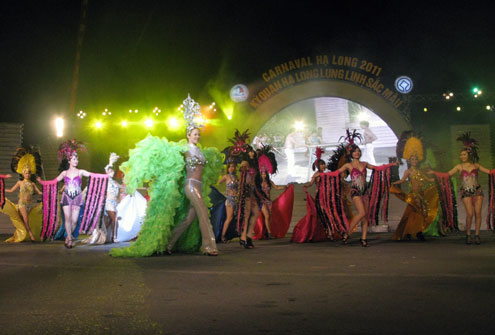 tinhalong97 - Đêm hội Carnaval Hạ Long sôi động