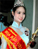 khoidongcuocthihoahau - Bóng hồng Miss VN thướt tha áo dài