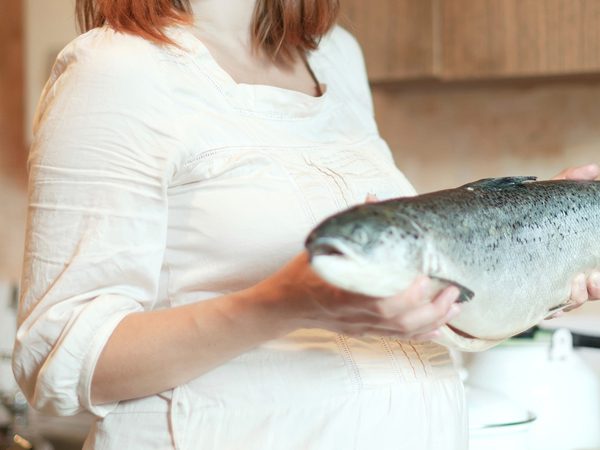 ba bau nen an ca gi 1 600x450 - Bà bầu nên ăn cá gì trong thời gian mang thai để phát triển trí não thai nhi