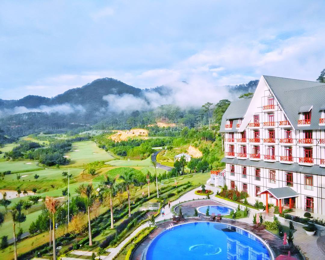 Swiss Belresort Tuyen Lam khach san lang man cho cac cap doi o Da Lat - Top 10 khách sạn Đà Lạt lãng mạn cho cặp đôi giá tốt