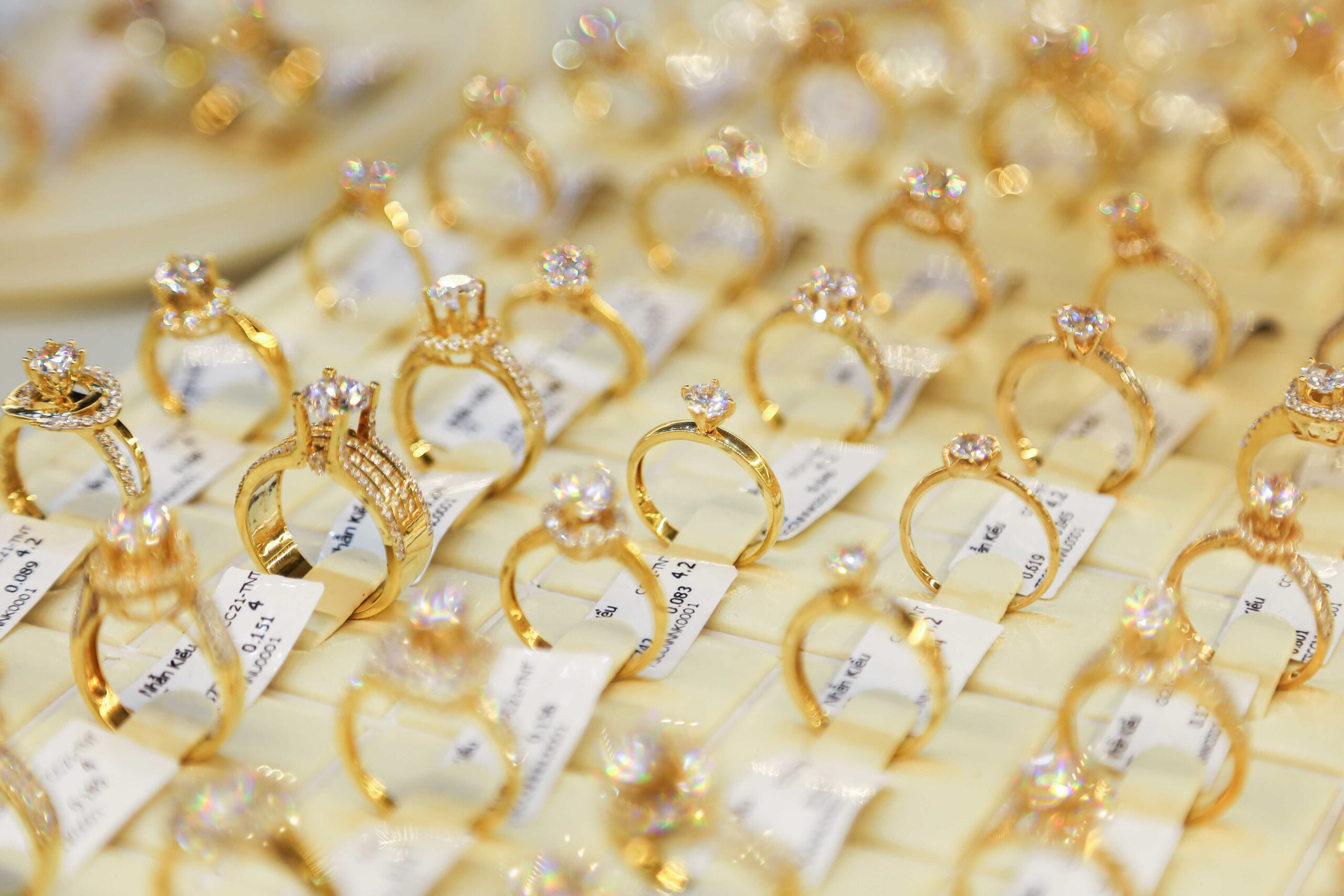 Giá vàng thế giới hôm nay 27/10: Mất mốc 4.100 USD/ounce, thị trường bước vào giai đoạn tích lũy Giá vàng thế giới hôm nay 27/10: Mất mốc 4.100 USD/ounce, thị trường bước vào giai đoạn tích lũy